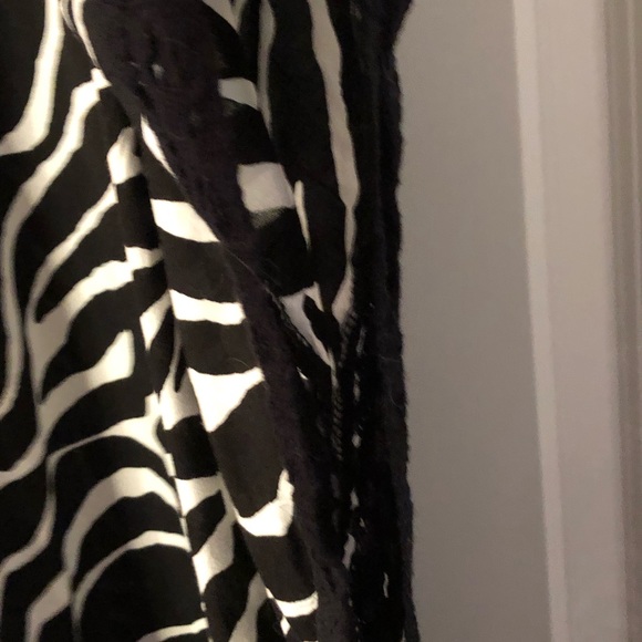 Liz Lange Zebra Print Poncho Top Size XS/S - Picture 9 of 16